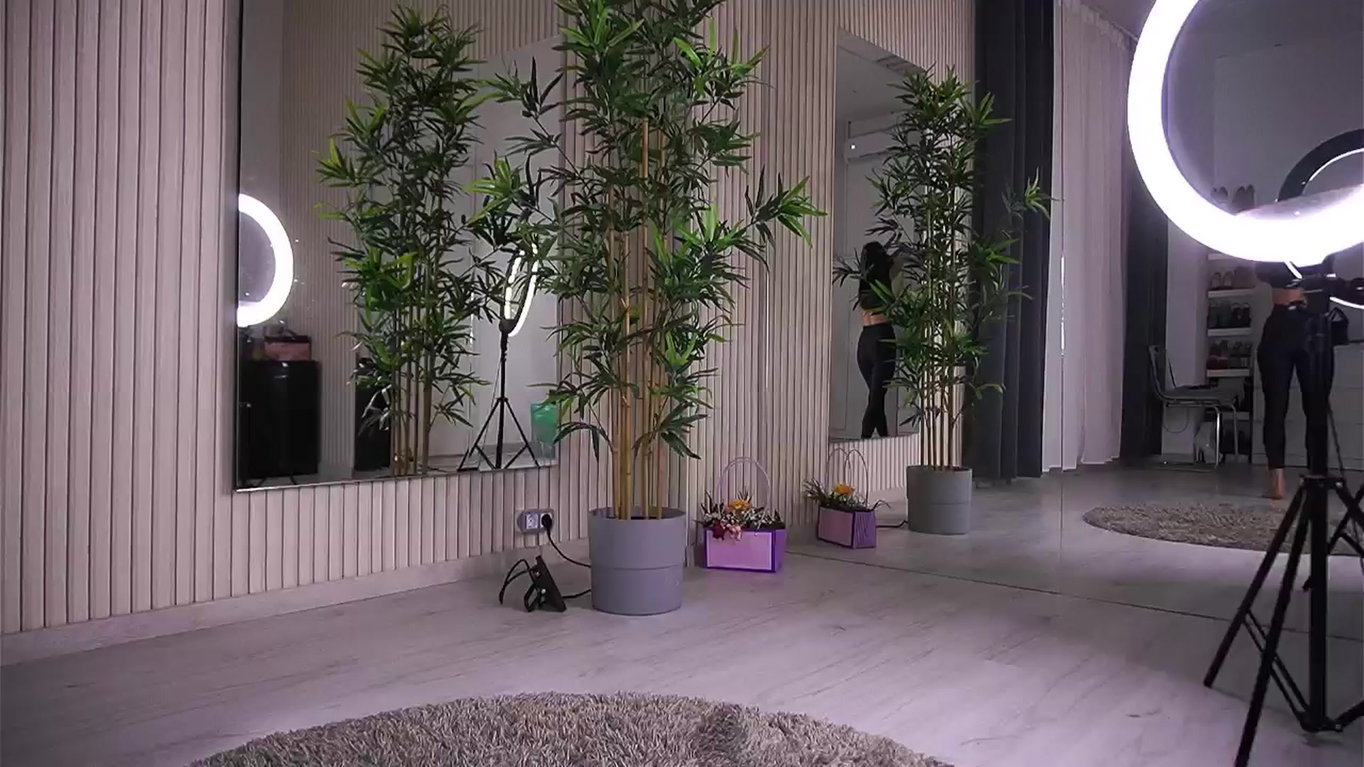 Gallery image thumbnail from AbbelaWhite's myfreecams stream on, 03/11/2025, 10:04 image 1 of 20