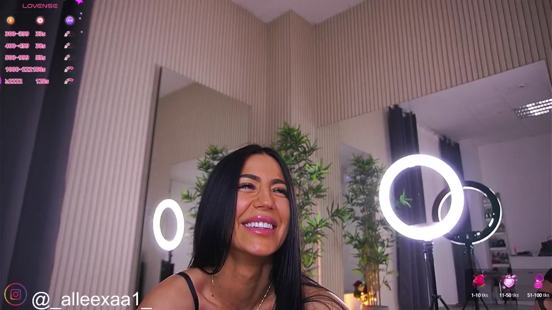 Gallery image thumbnail from AbbelaWhite's myfreecams stream on, 04/04/2025, 07:04 image 19 of 20