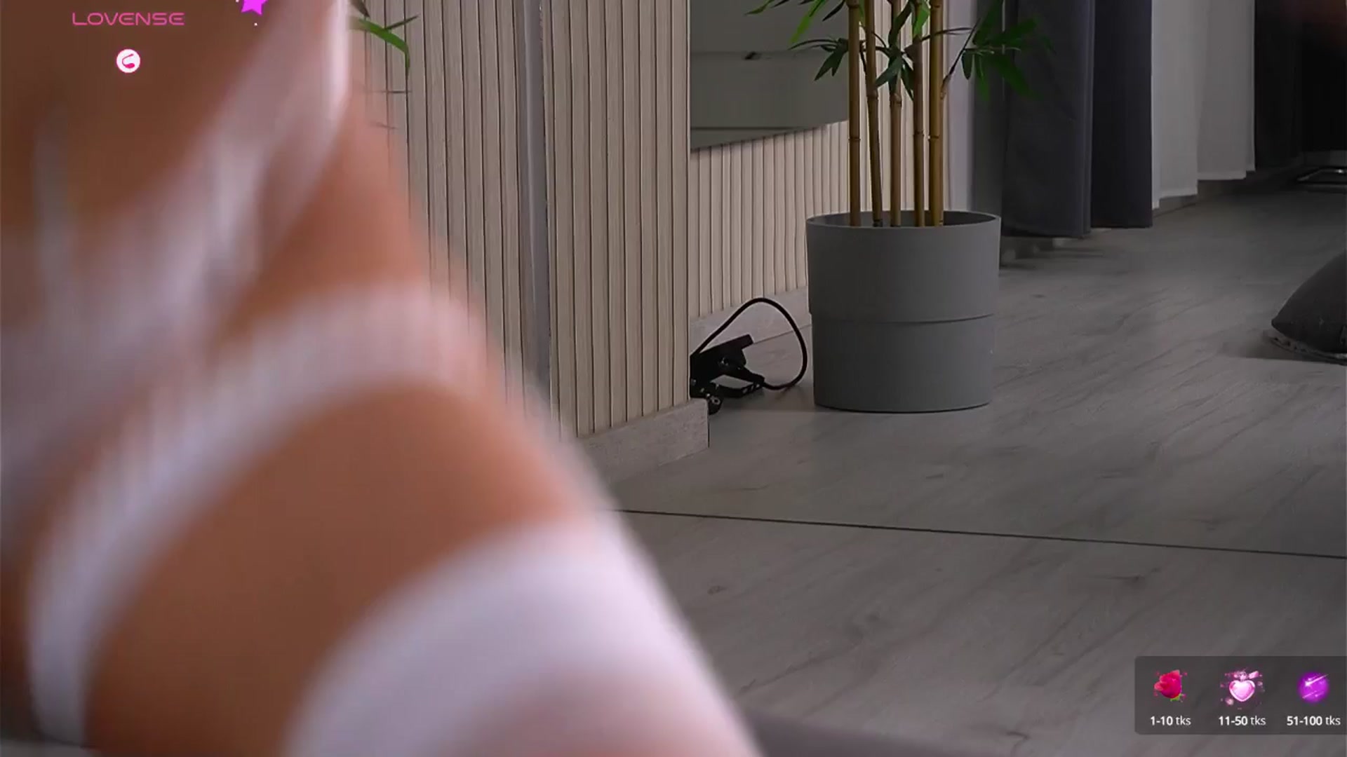 Gallery image thumbnail from AbbelaWhite's myfreecams stream on, 04/21/2025, 06:56 image 11 of 20