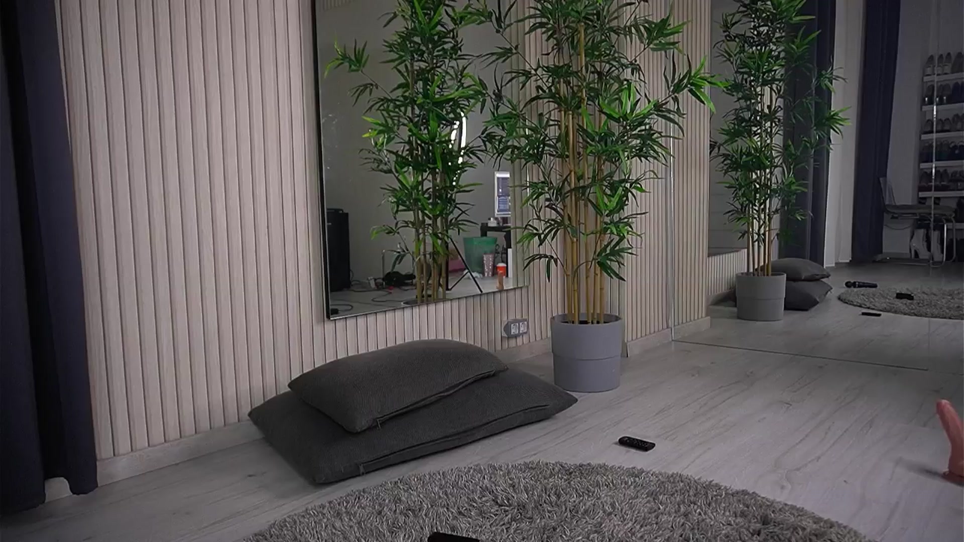 Gallery image thumbnail from AbbelaWhite's myfreecams stream on, 04/25/2025, 10:02 image 17 of 20