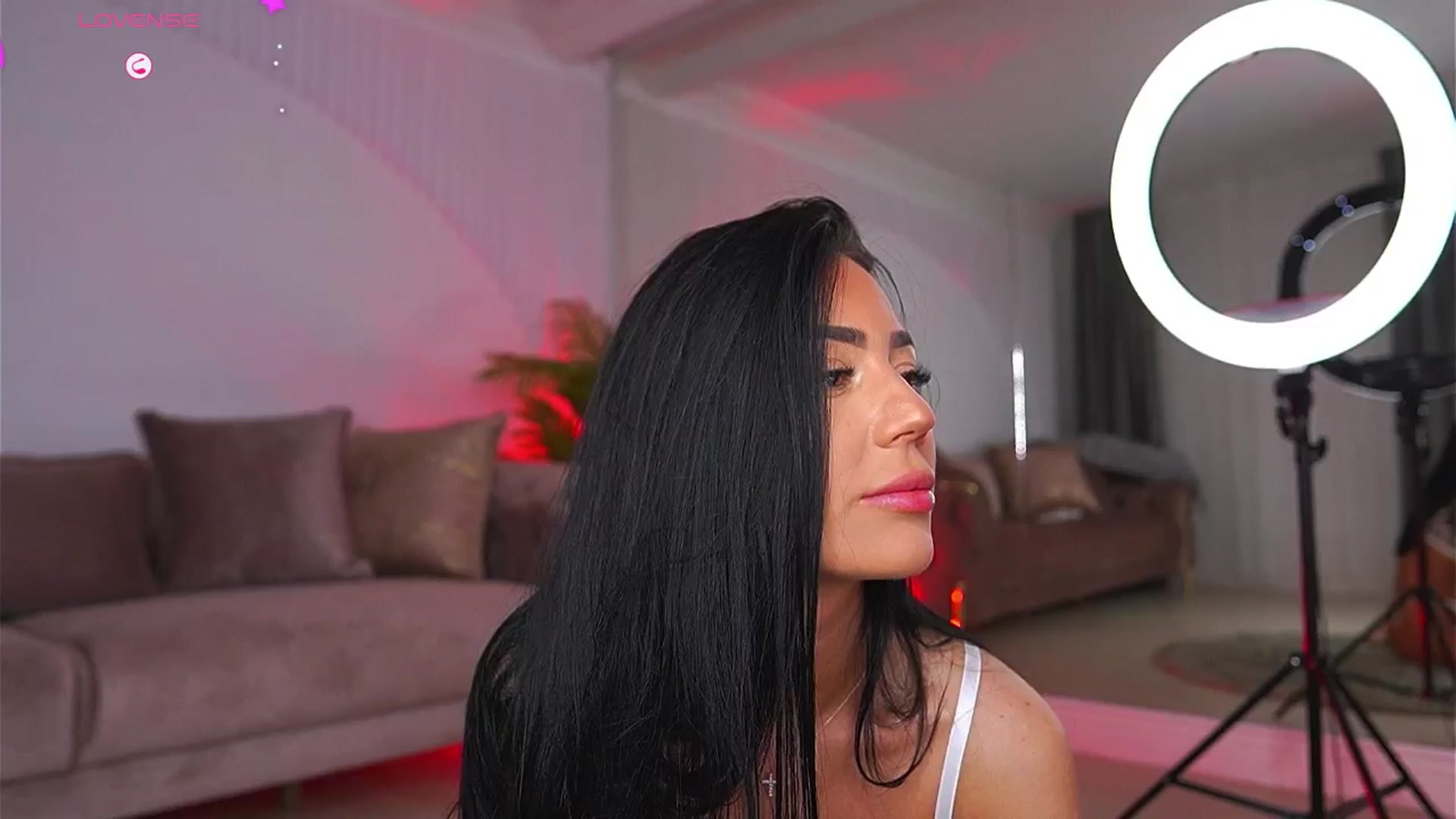 Gallery image thumbnail from AbbelaWhite's myfreecams stream on, 05/19/2025, 06:08 image 4 of 20