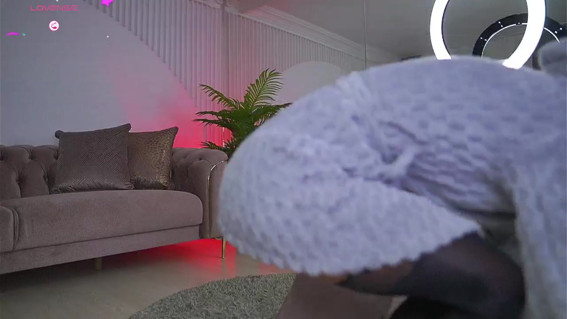 Gallery image thumbnail from AbbelaWhite's myfreecams stream on, 07/17/2025, 10:53 image 15 of 20