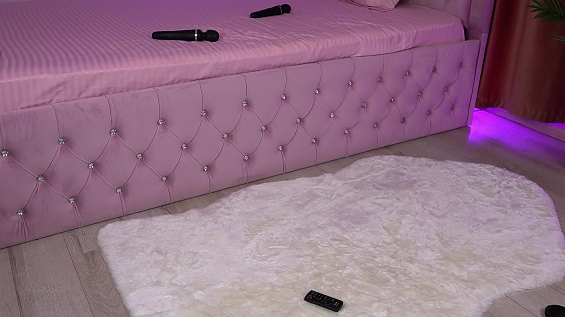 Gallery image thumbnail from AbbelaWhite's myfreecams stream on, 08/28/2025, 11:31 image 13 of 20