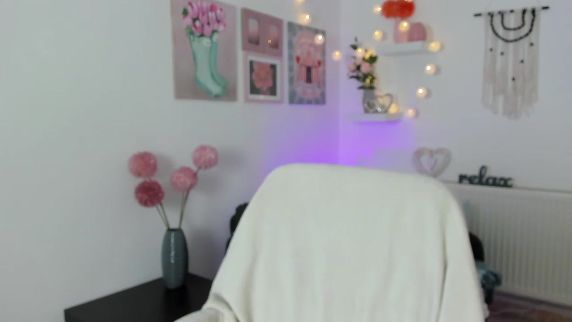 Gallery image thumbnail from Abbey_Grey's myfreecams stream on, 11/16/2022, 19:13 image 8 of 20