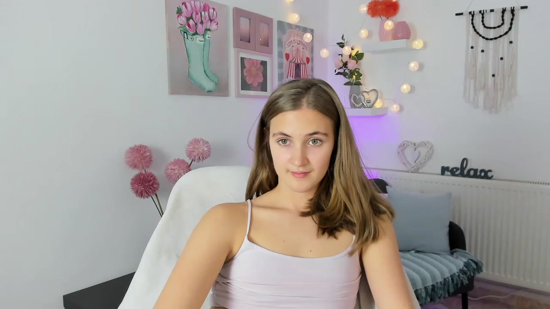 Gallery image thumbnail from Abbey_Grey's myfreecams stream on, 11/16/2022, 19:13 image 3 of 20