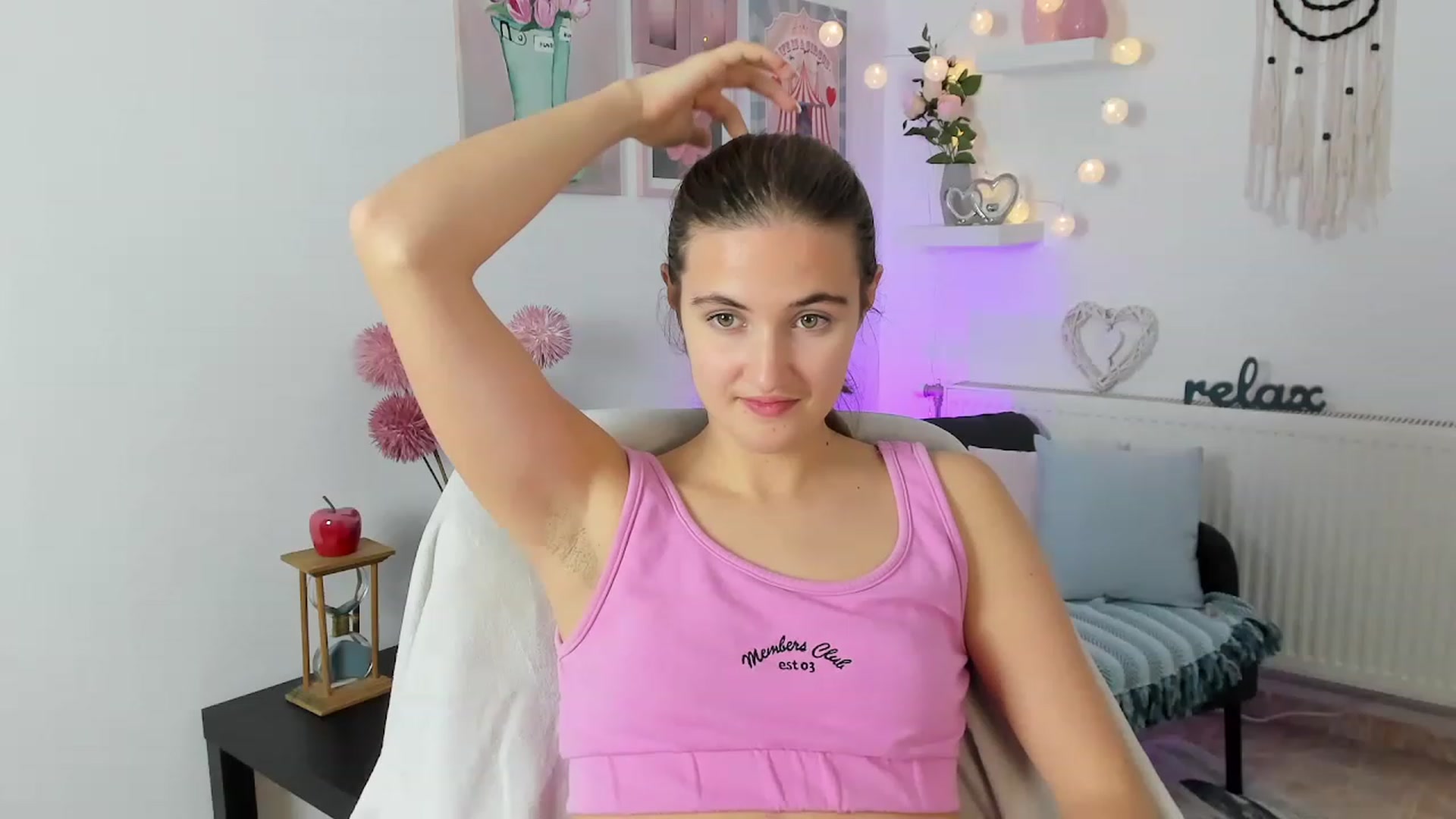 Gallery image thumbnail from Abbey_Grey's myfreecams stream on, 11/19/2022, 18:09 image 1 of 20
