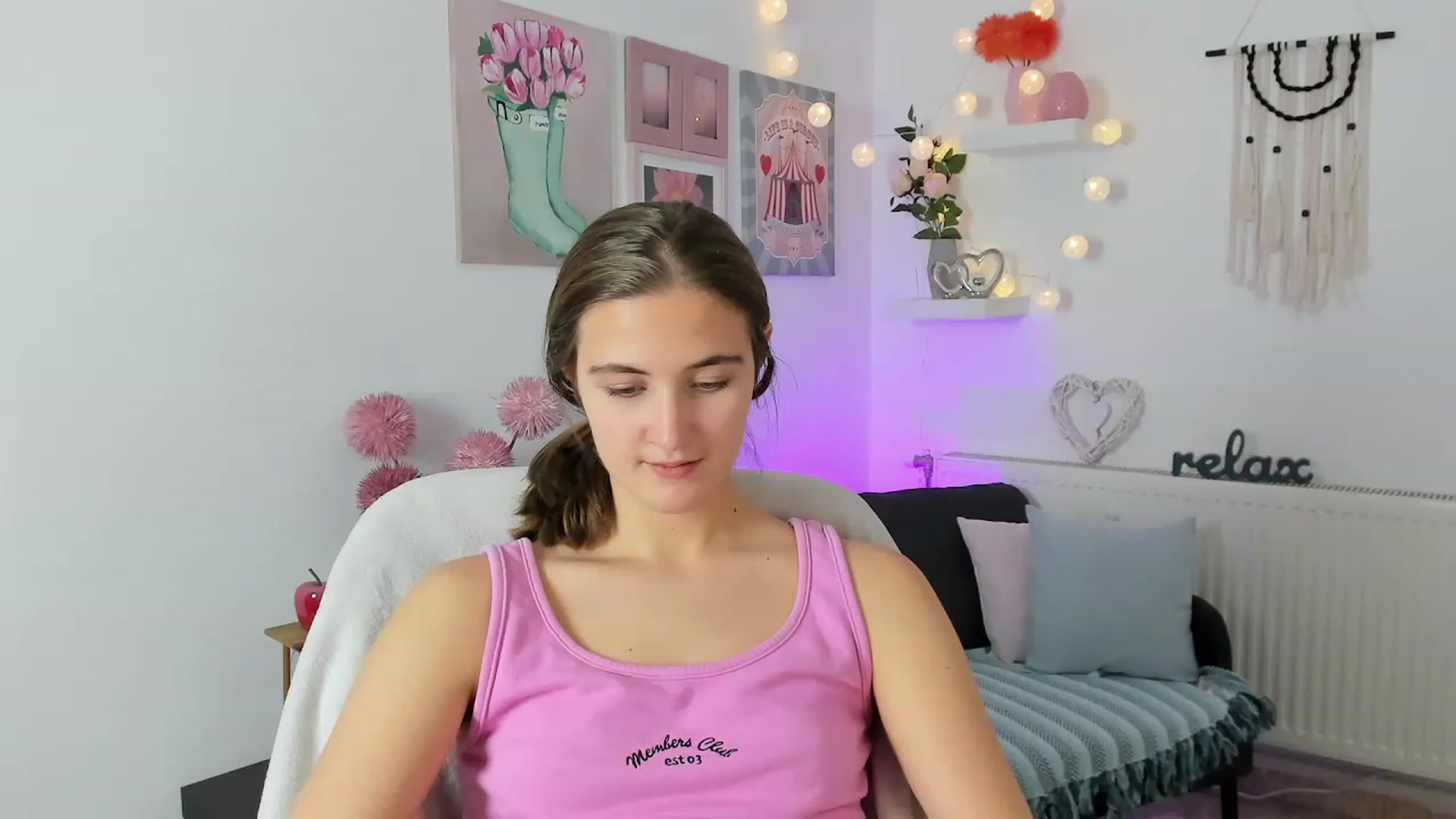 Gallery image thumbnail from Abbey_Grey's myfreecams stream on, 11/19/2022, 19:45 image 9 of 20