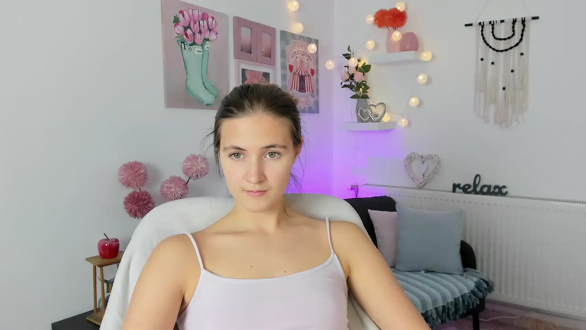 Gallery image thumbnail from Abbey_Grey's myfreecams stream on, 11/20/2022, 15:29 image 15 of 20
