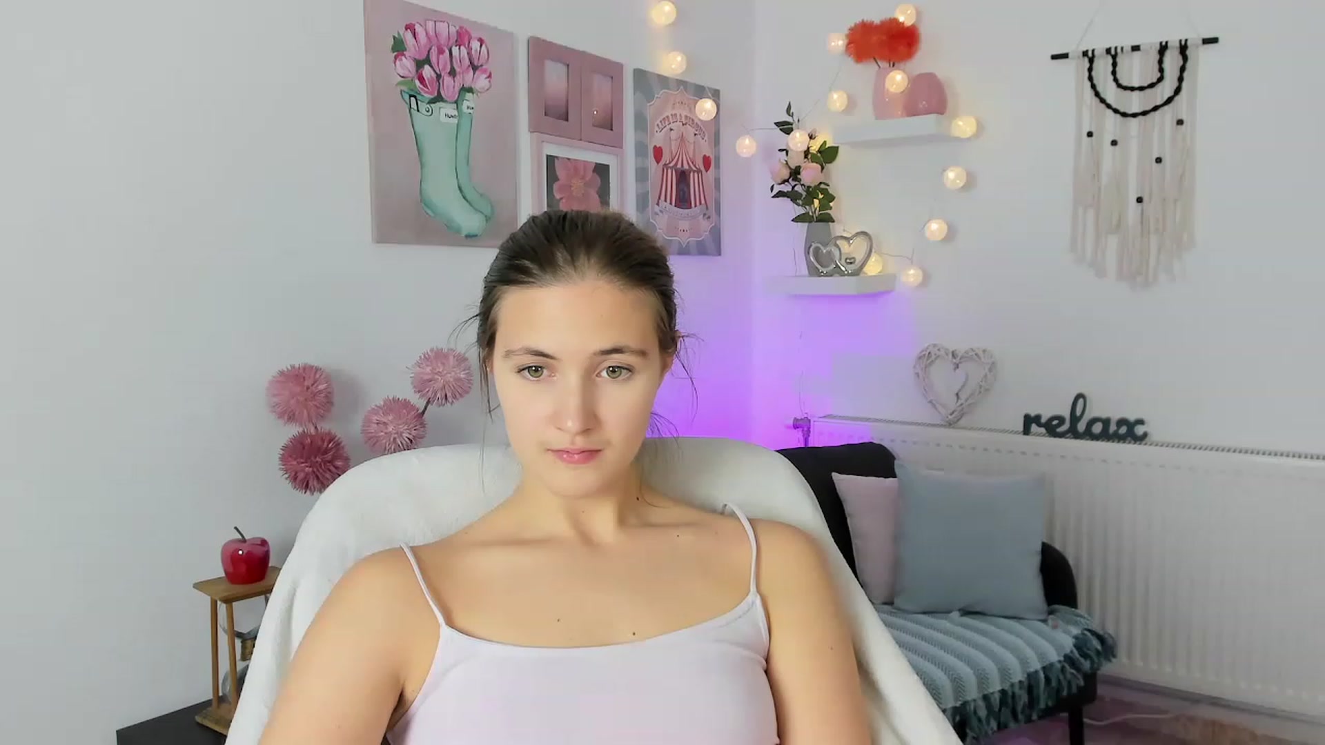 Gallery image thumbnail from Abbey_Grey's myfreecams stream on, 11/20/2022, 15:29 image 20 of 20