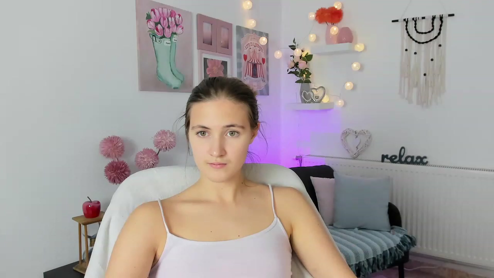 Gallery image thumbnail from Abbey_Grey's myfreecams stream on, 11/20/2022, 15:29 image 18 of 20