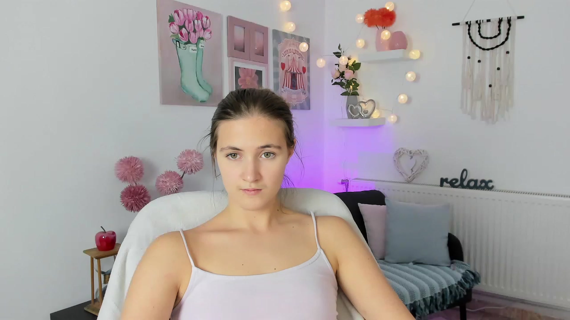 Gallery image thumbnail from Abbey_Grey's myfreecams stream on, 11/20/2022, 15:29 image 17 of 20