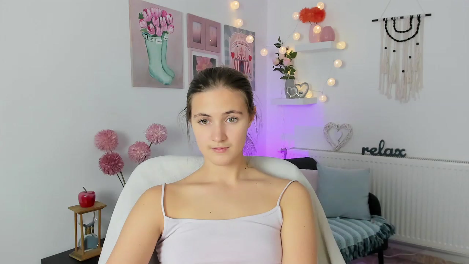 Gallery image thumbnail from Abbey_Grey's myfreecams stream on, 11/20/2022, 16:46 image 11 of 20
