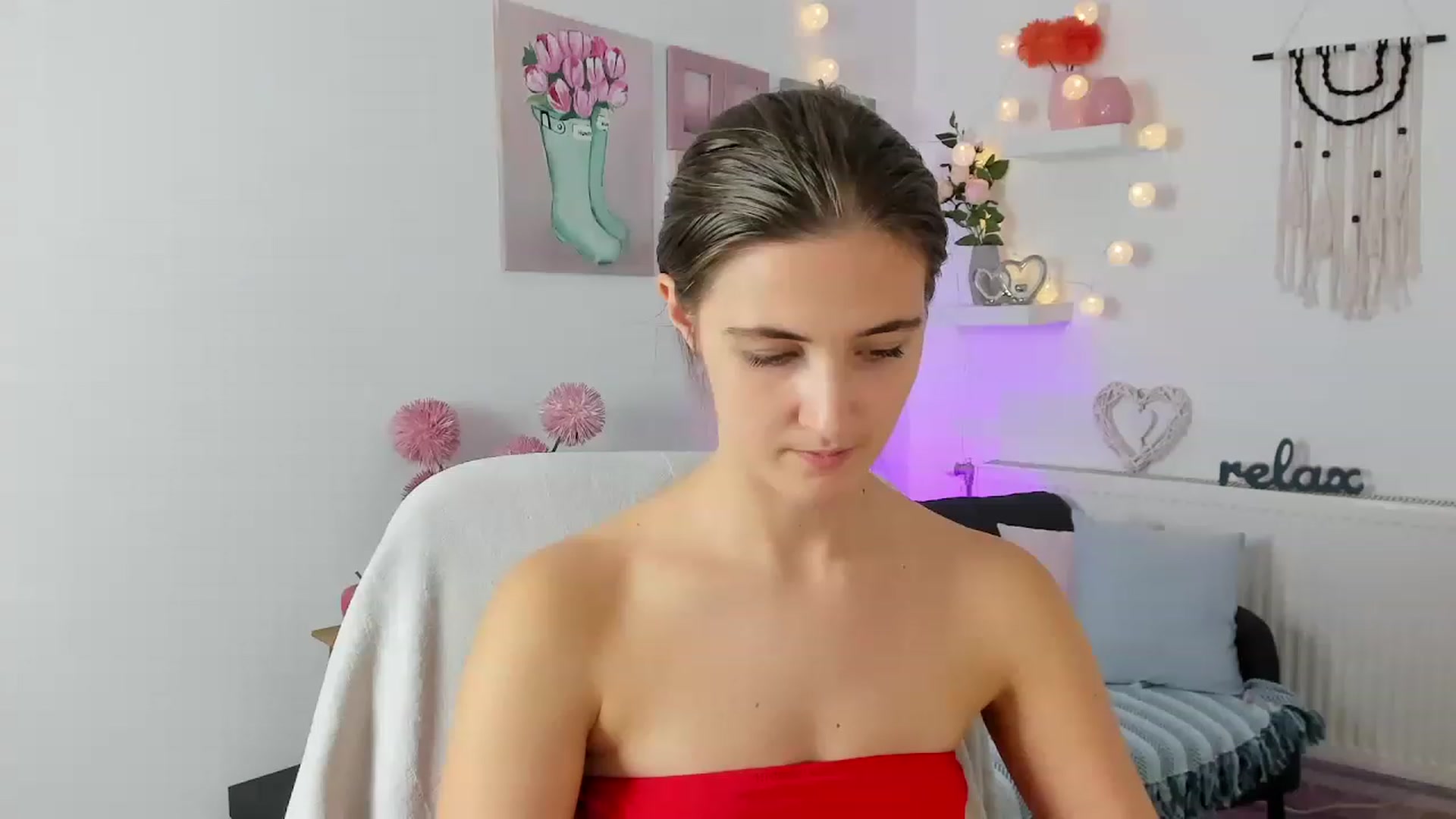 Gallery image thumbnail from Abbey_Grey's myfreecams stream on, 11/23/2022, 16:10 image 3 of 20