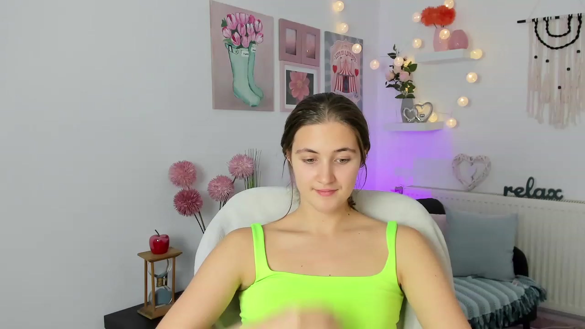 Gallery image thumbnail from Abbey_Grey's myfreecams stream on, 11/24/2022, 16:40 image 5 of 20