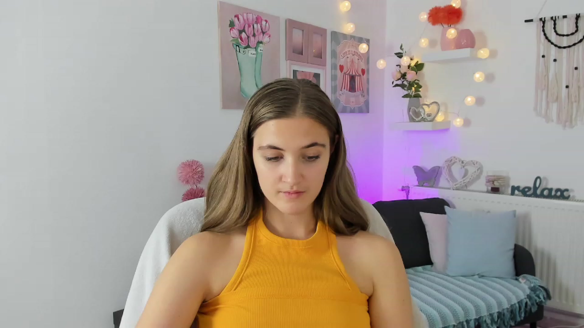 Gallery image thumbnail from Abbey_Grey's myfreecams stream on, 11/25/2022, 16:39 image 9 of 20