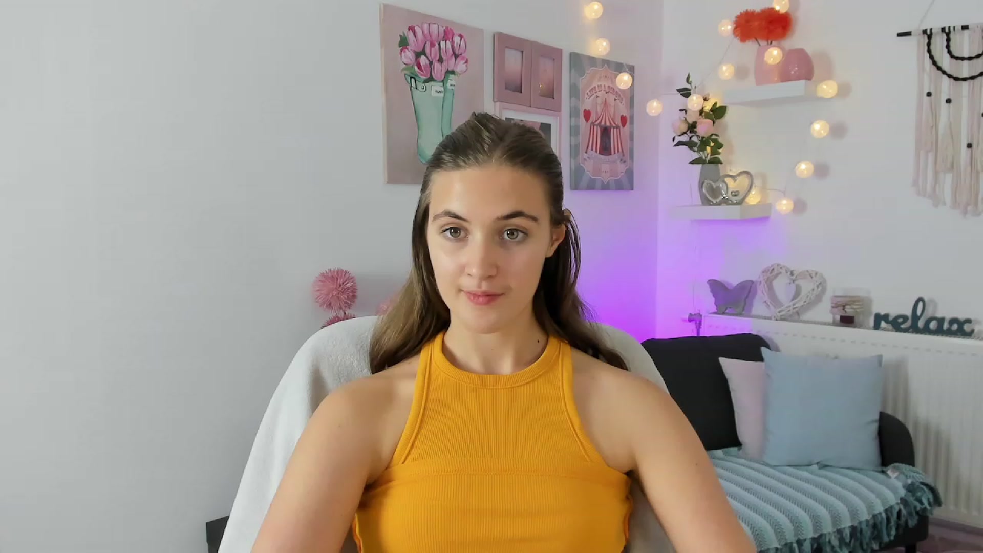 Gallery image thumbnail from Abbey_Grey's myfreecams stream on, 11/25/2022, 16:39 image 18 of 20