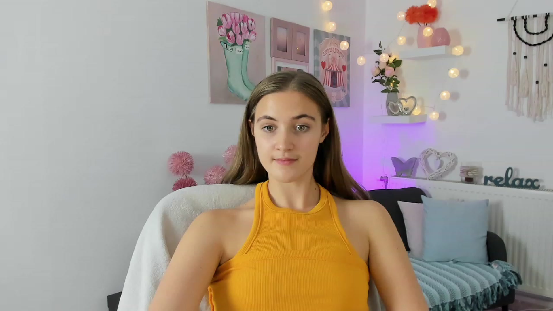 Gallery image thumbnail from Abbey_Grey's myfreecams stream on, 11/25/2022, 16:39 image 13 of 20