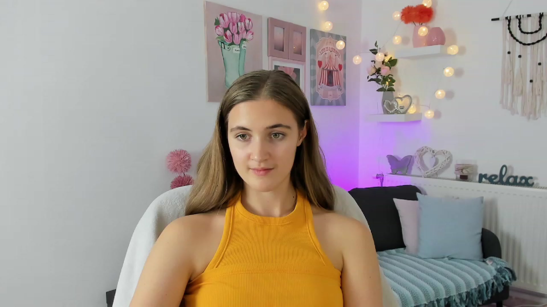 Gallery image thumbnail from Abbey_Grey's myfreecams stream on, 11/25/2022, 16:39 image 3 of 20