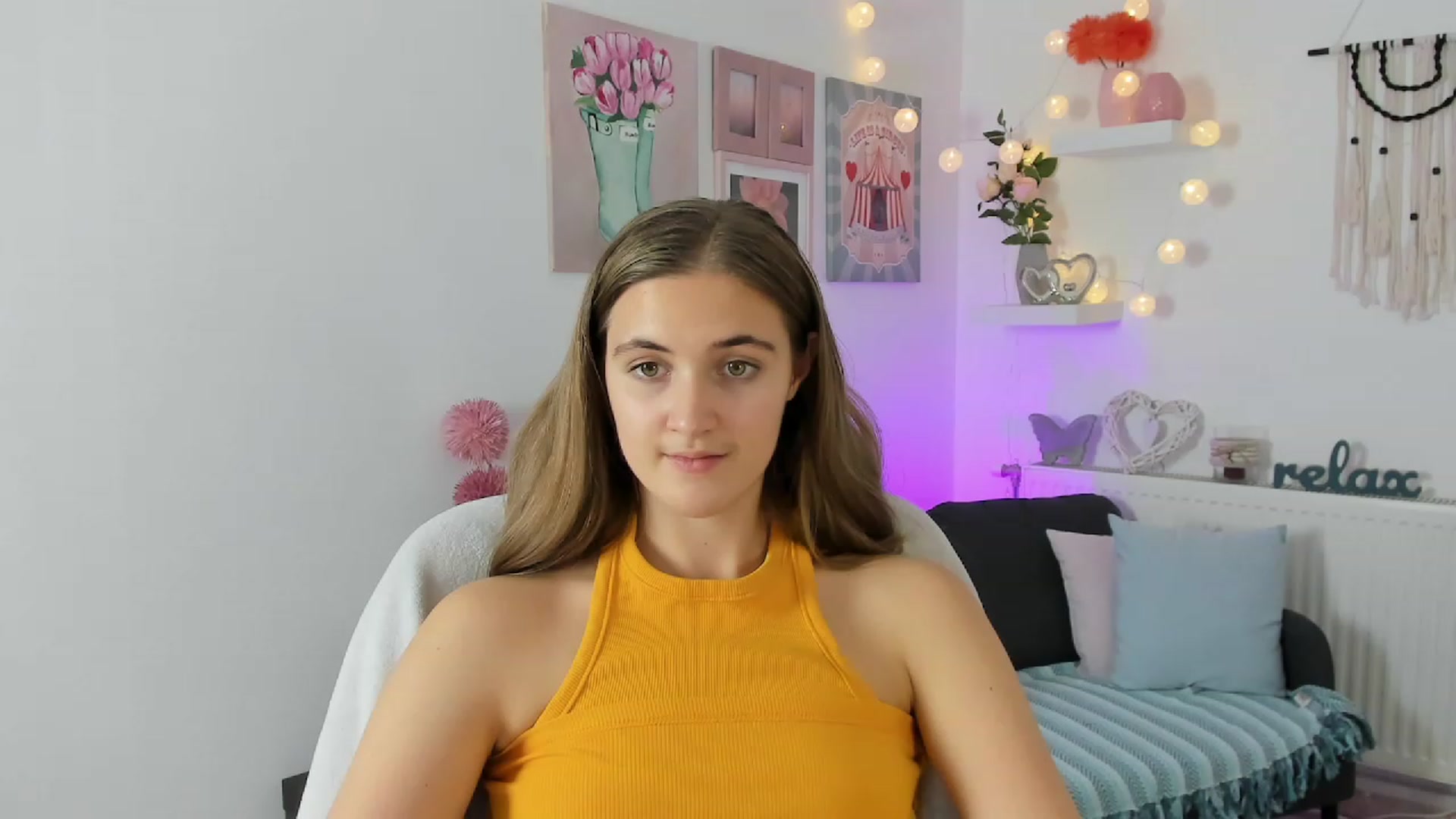Gallery image thumbnail from Abbey_Grey's myfreecams stream on, 11/25/2022, 16:39 image 8 of 20