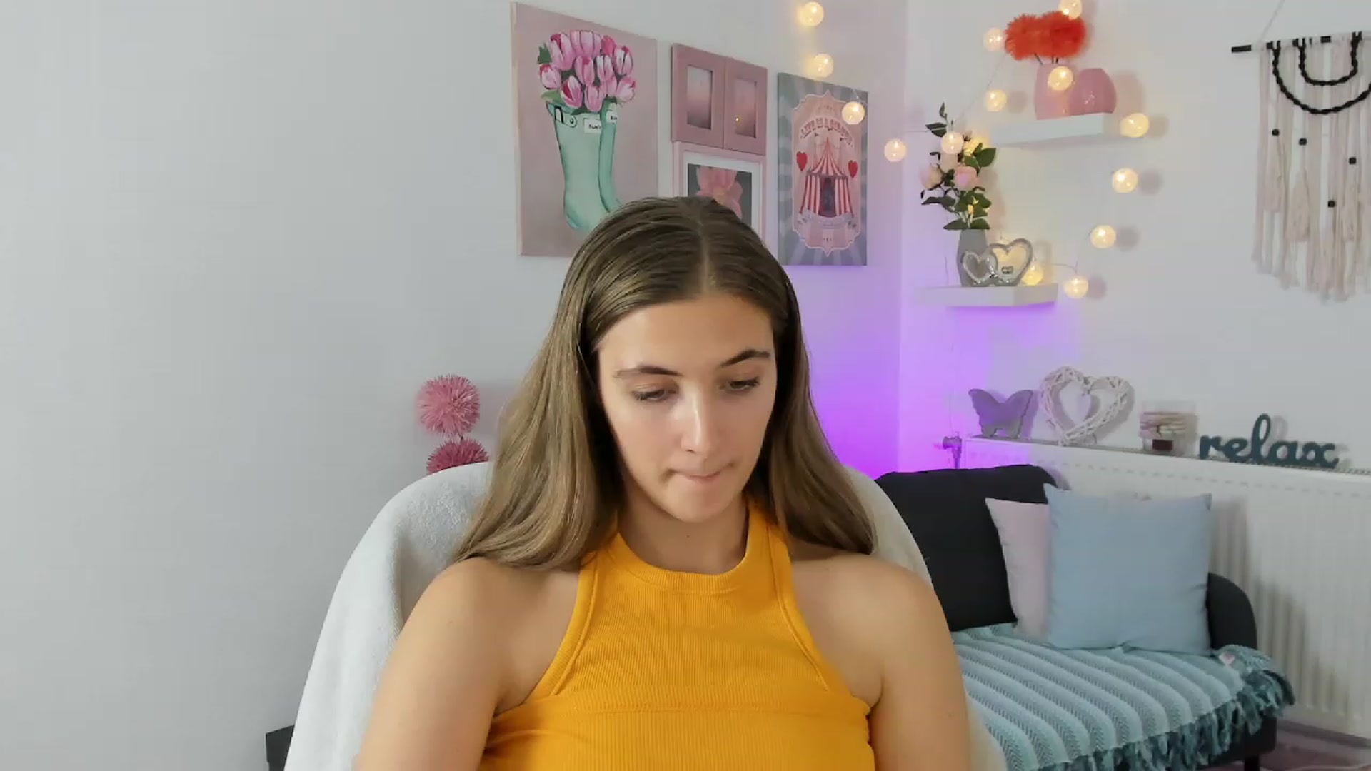 Gallery image thumbnail from Abbey_Grey's myfreecams stream on, 11/25/2022, 16:39 image 6 of 20