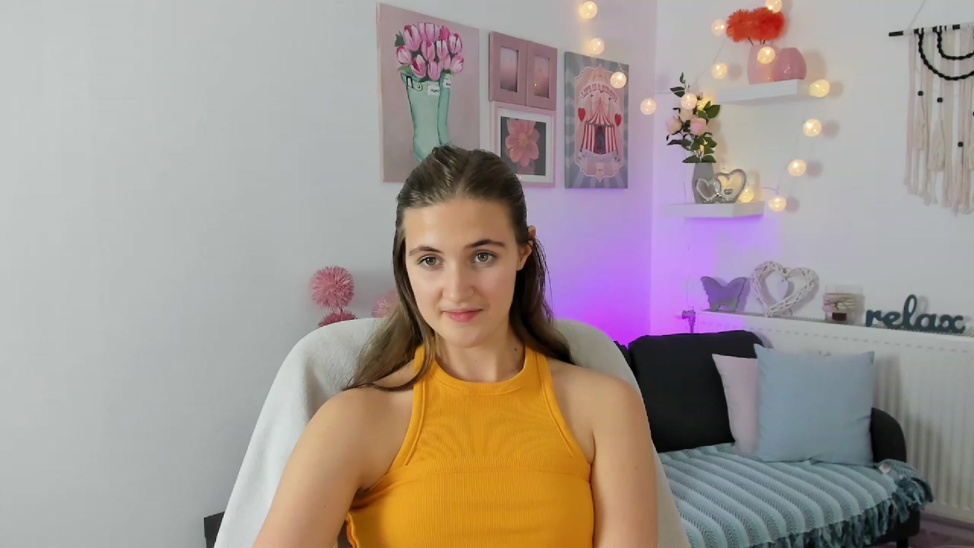 Gallery image thumbnail from Abbey_Grey's myfreecams stream on, 11/25/2022, 18:40 image 2 of 20