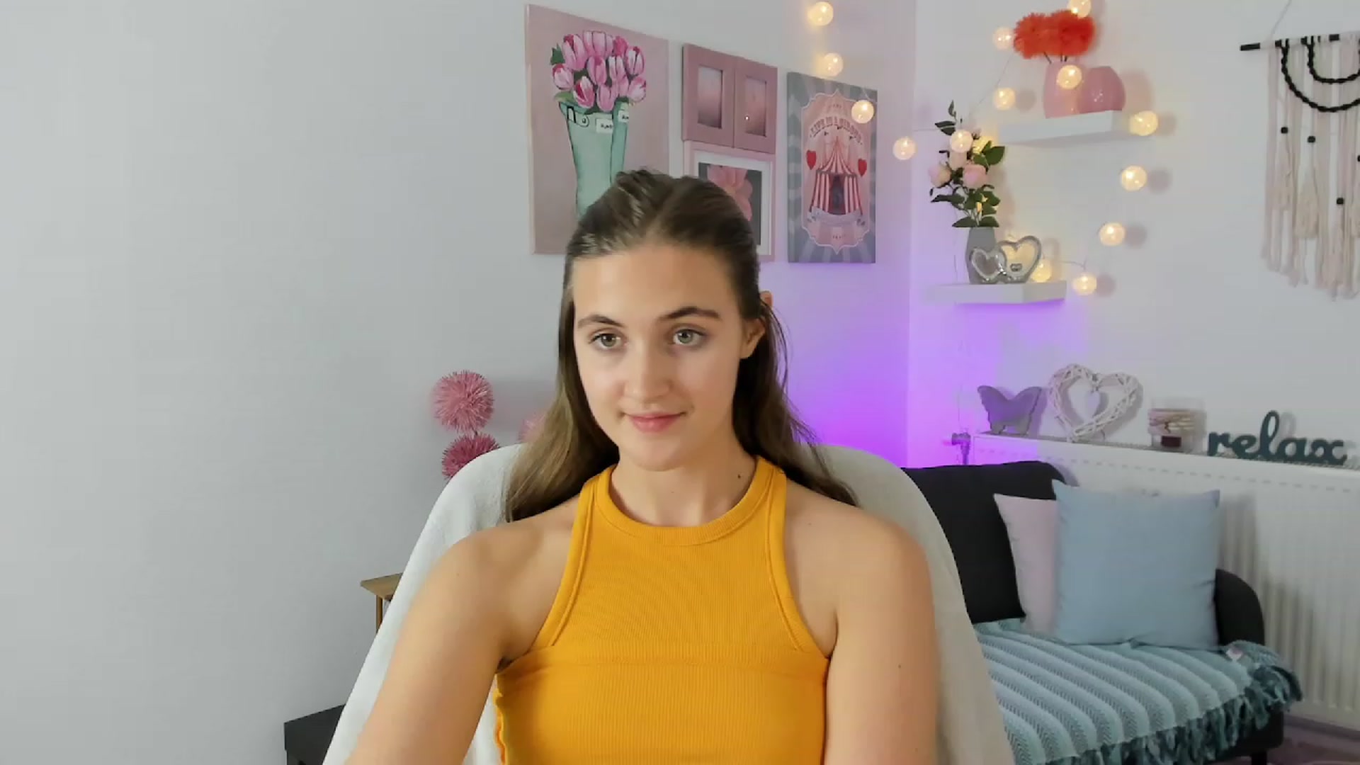Gallery image thumbnail from Abbey_Grey's myfreecams stream on, 11/25/2022, 18:40 image 9 of 20