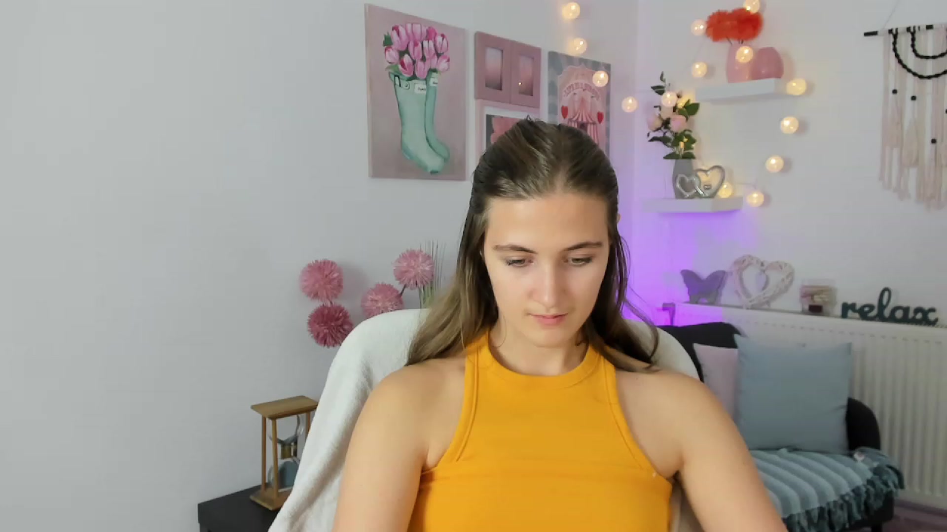 Gallery image thumbnail from Abbey_Grey's myfreecams stream on, 11/25/2022, 18:40 image 18 of 20