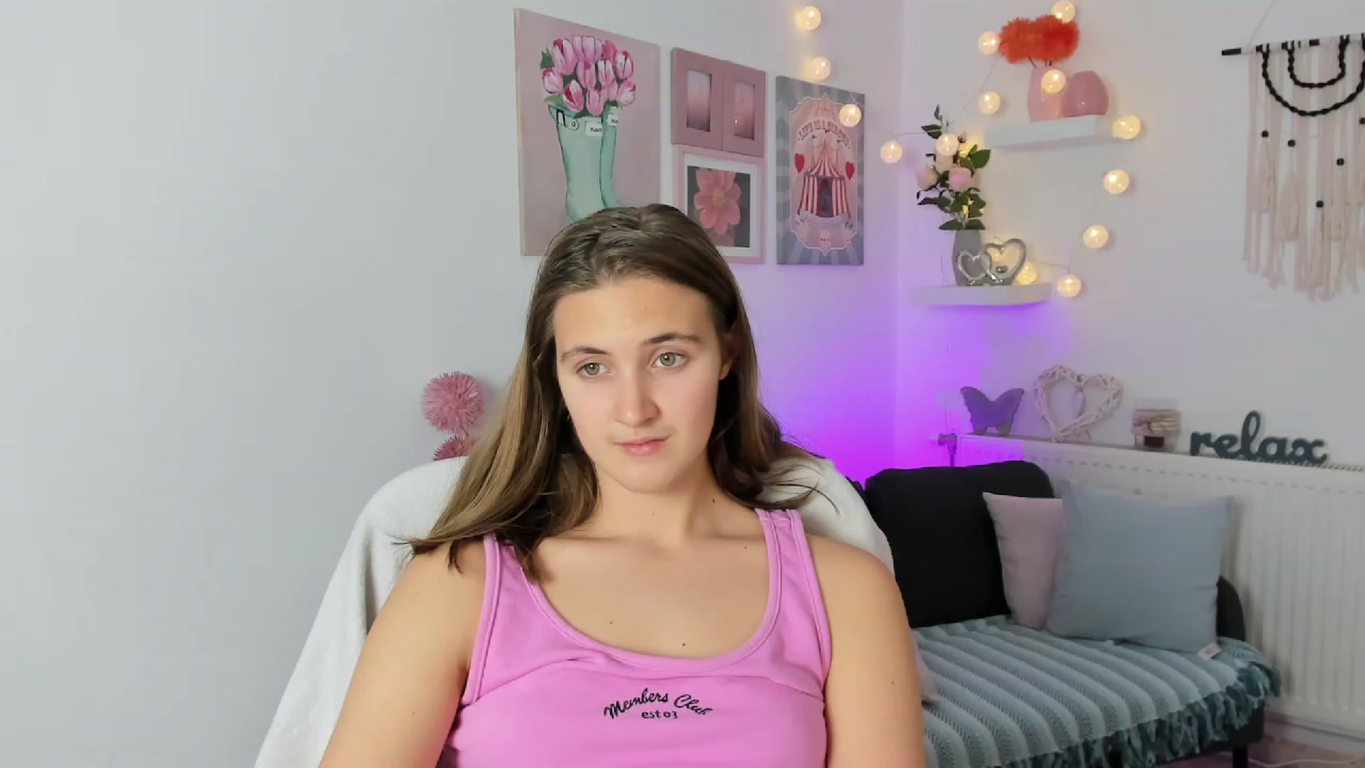 Gallery image thumbnail from Abbey_Grey's myfreecams stream on, 11/26/2022, 17:36 image 15 of 20