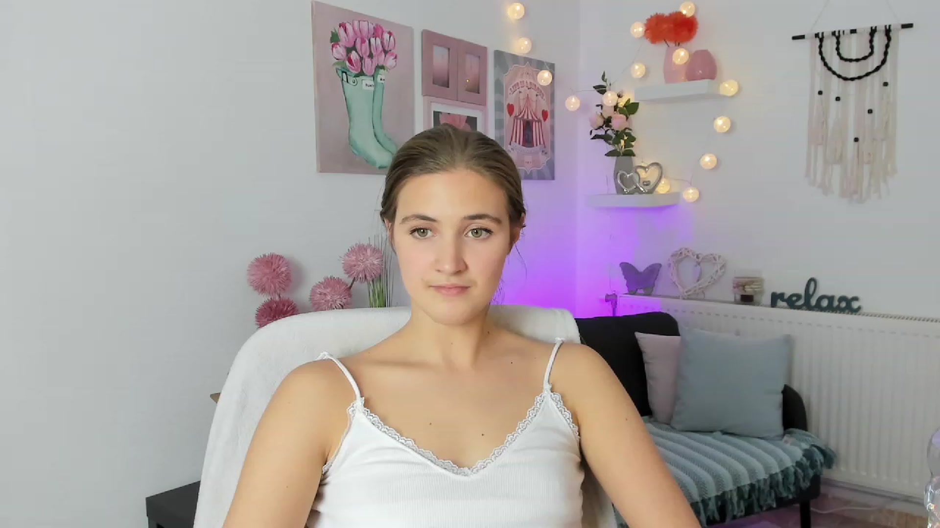 Gallery image thumbnail from Abbey_Grey's myfreecams stream on, 11/27/2022, 14:37 image 5 of 20