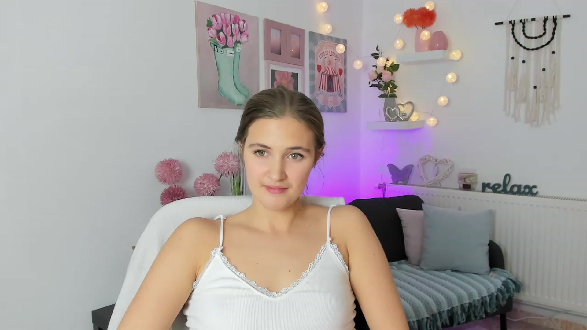 Gallery image thumbnail from Abbey_Grey's myfreecams stream on, 11/27/2022, 15:21 image 11 of 20