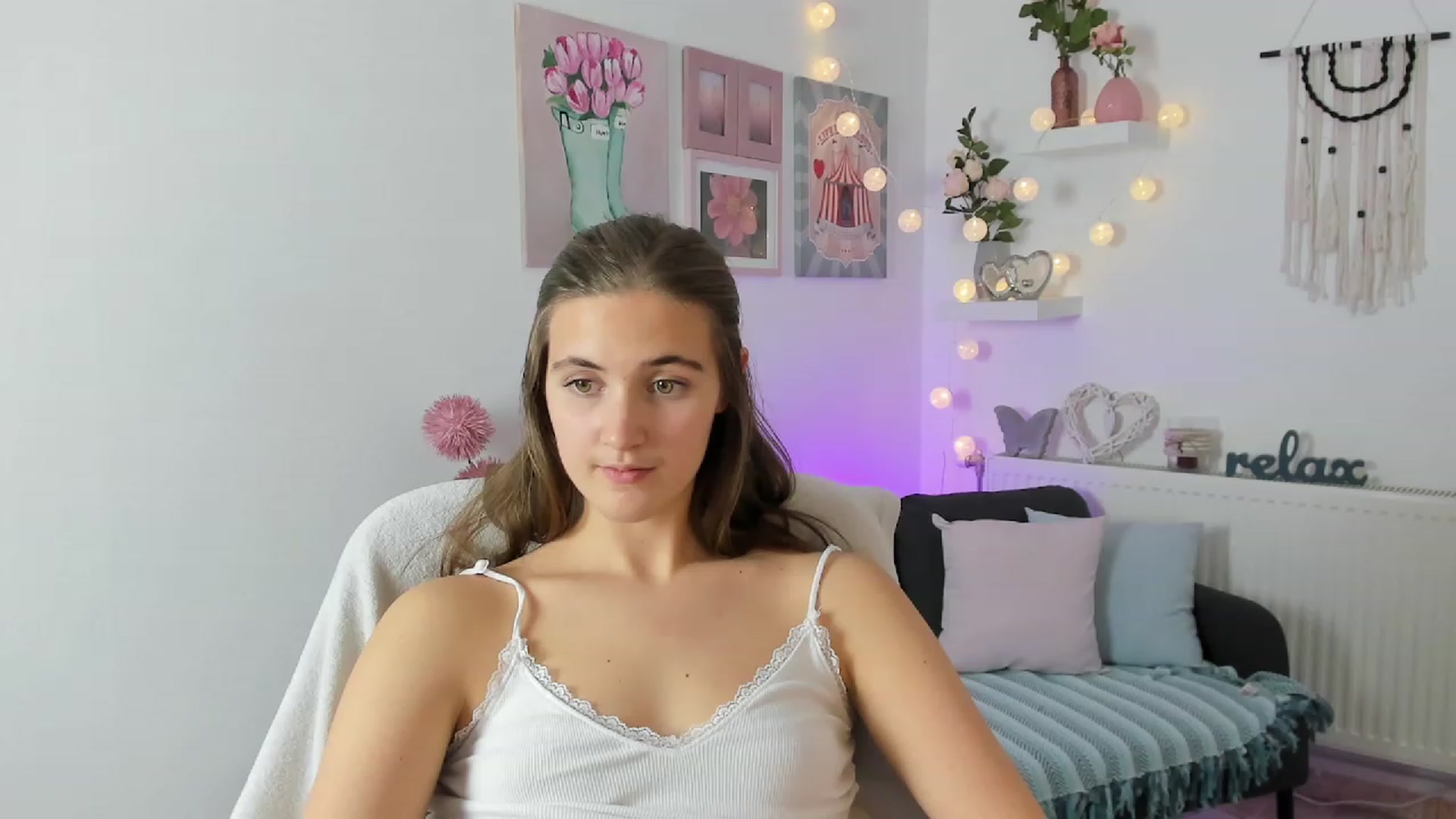 Gallery image thumbnail from Abbey_Grey's myfreecams stream on, 11/29/2022, 15:33 image 8 of 20