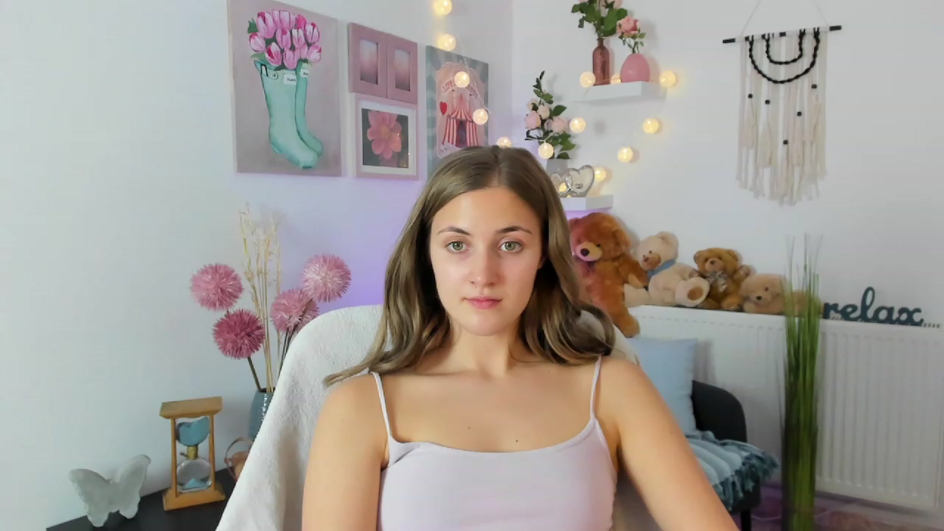 Gallery image thumbnail from Abbey_Grey's myfreecams stream on, 12/02/2022, 16:08 image 10 of 20