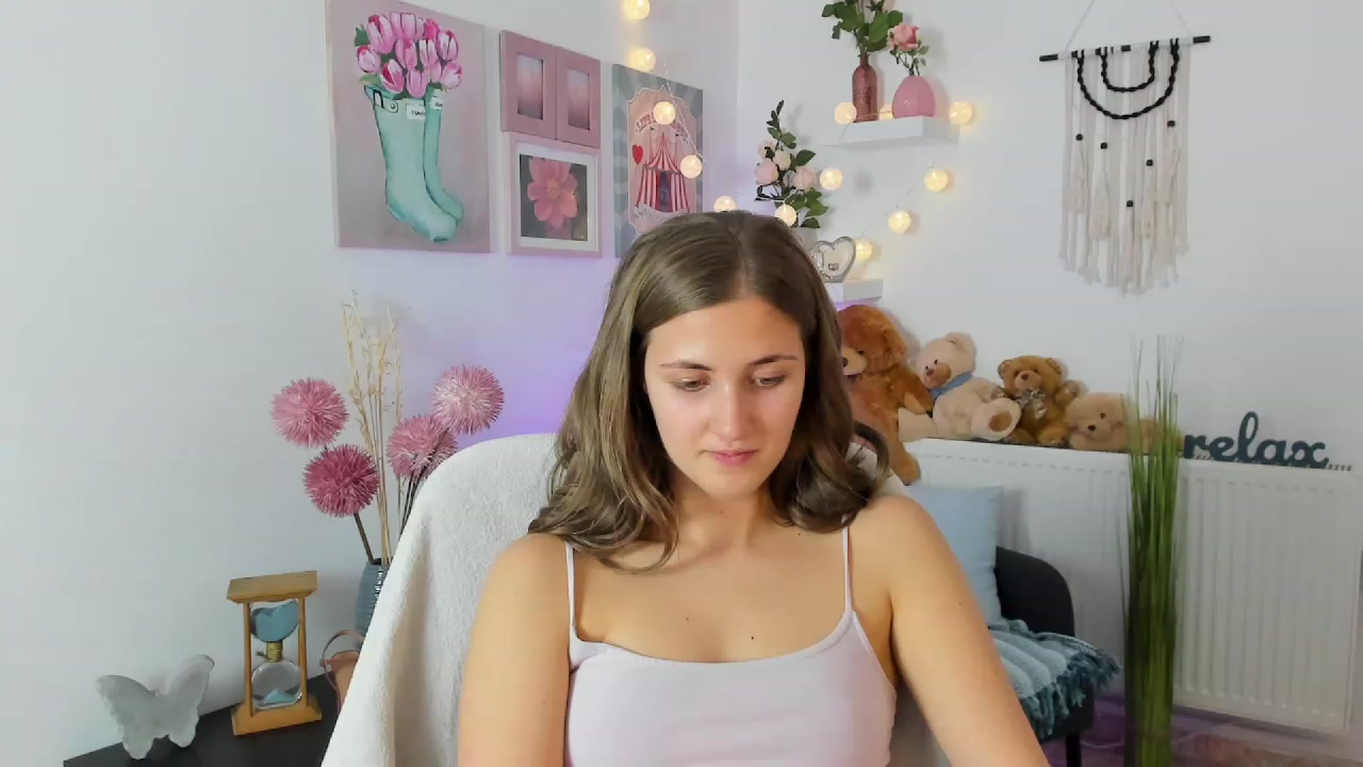 Gallery image thumbnail from Abbey_Grey's myfreecams stream on, 12/02/2022, 16:22 image 15 of 20