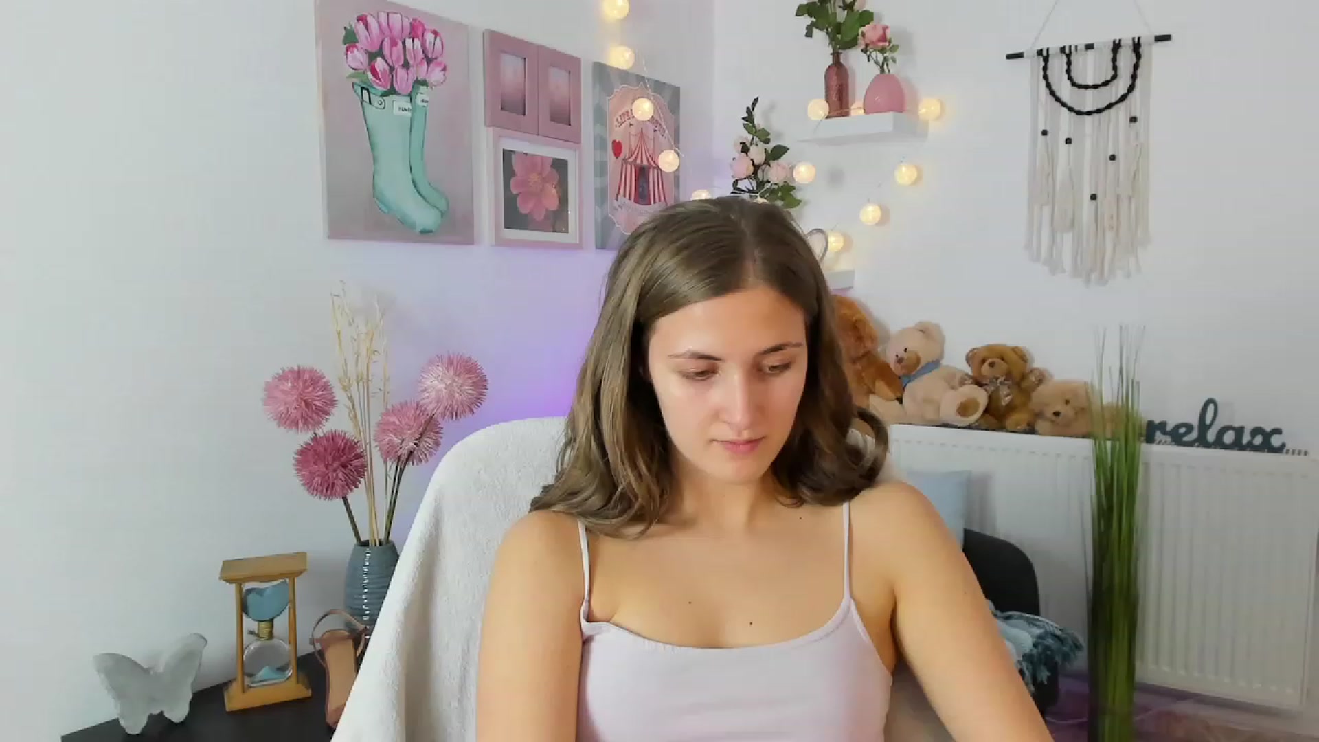 Gallery image thumbnail from Abbey_Grey's myfreecams stream on, 12/02/2022, 16:22 image 9 of 20