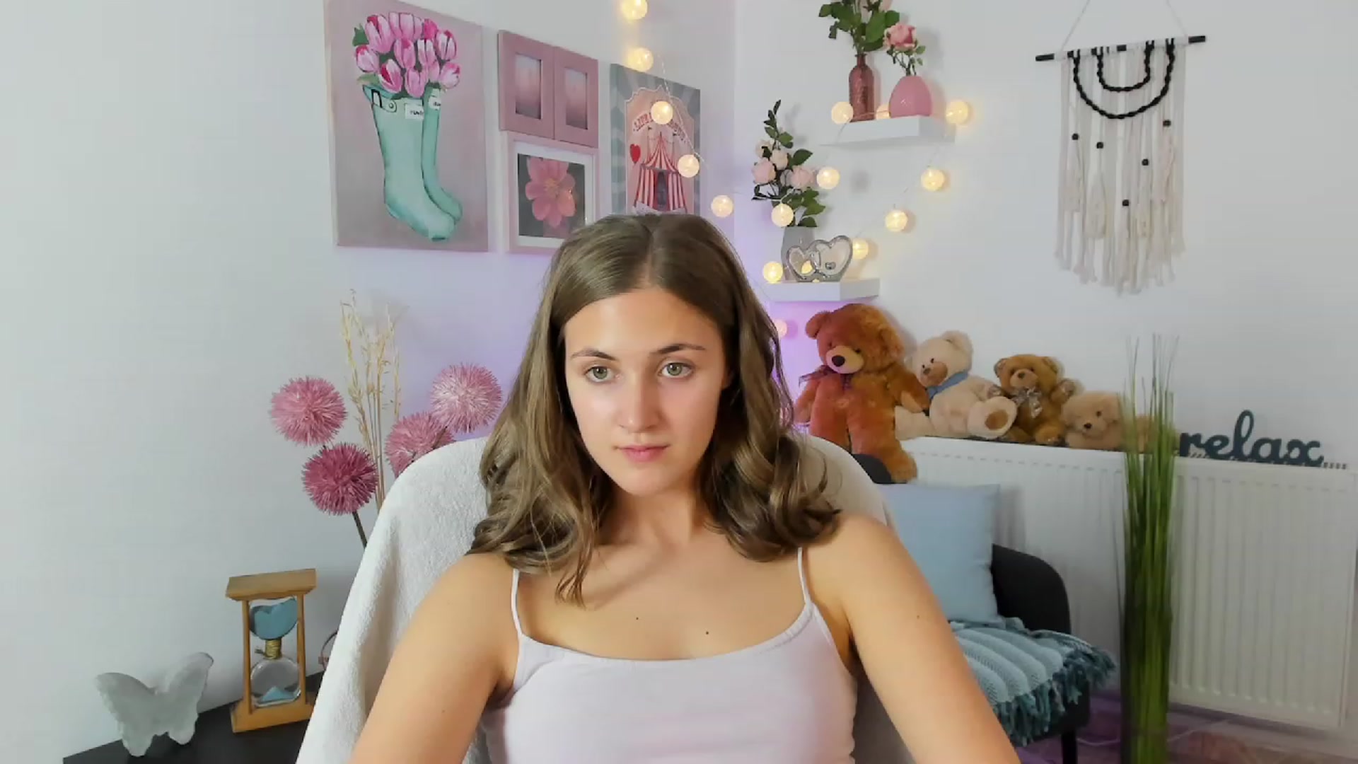 Gallery image thumbnail from Abbey_Grey's myfreecams stream on, 12/02/2022, 16:22 image 19 of 20