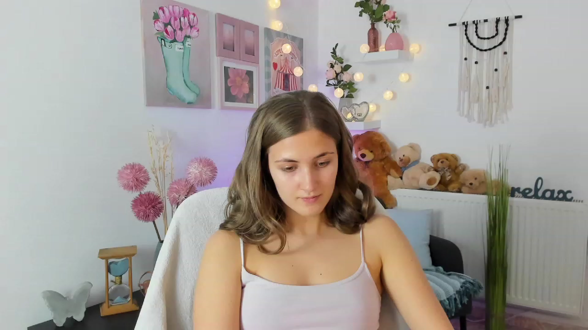 Gallery image thumbnail from Abbey_Grey's myfreecams stream on, 12/02/2022, 16:22 image 18 of 20