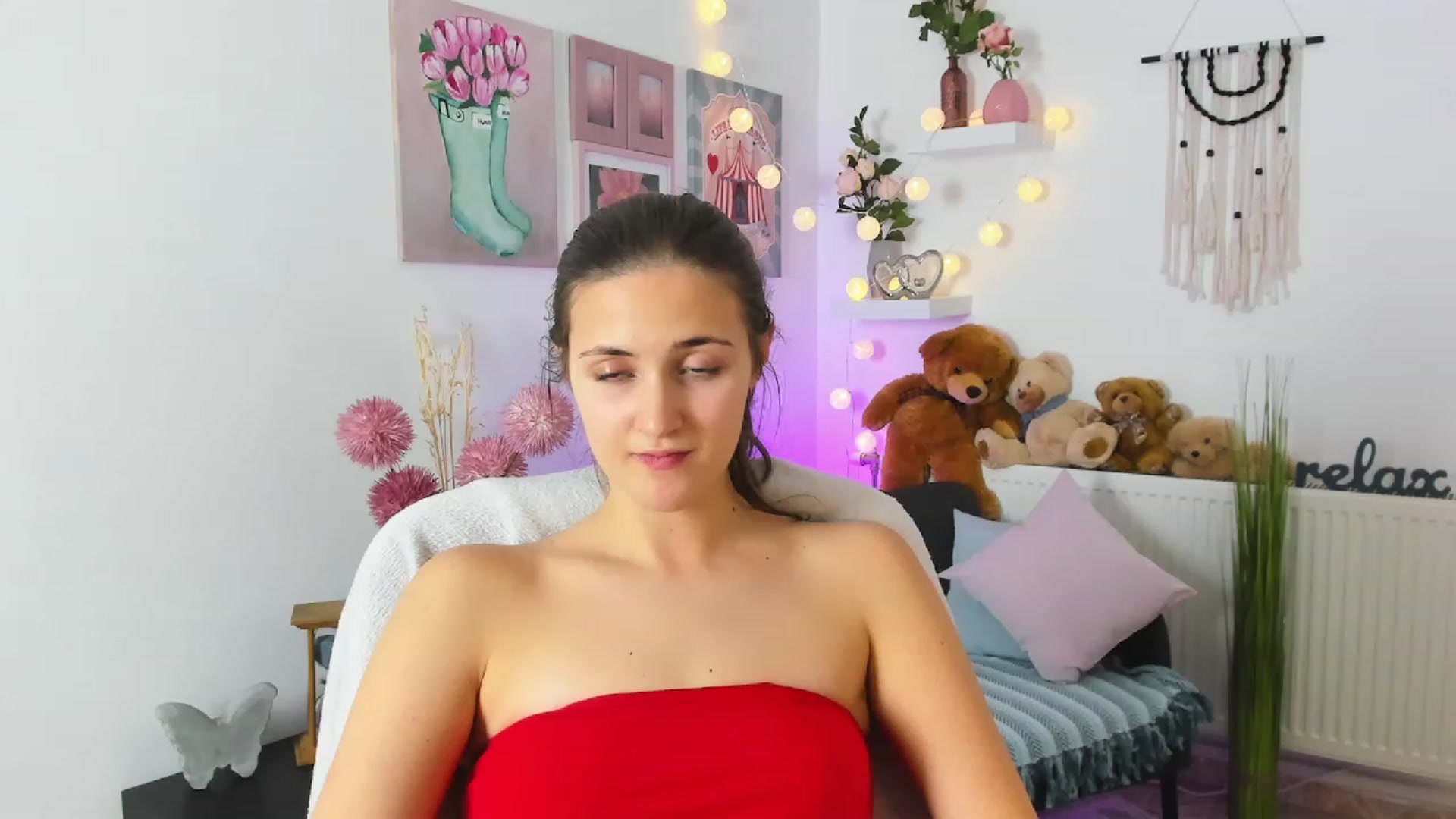 Gallery image thumbnail from Abbey_Grey's myfreecams stream on, 12/10/2022, 17:32 image 11 of 20