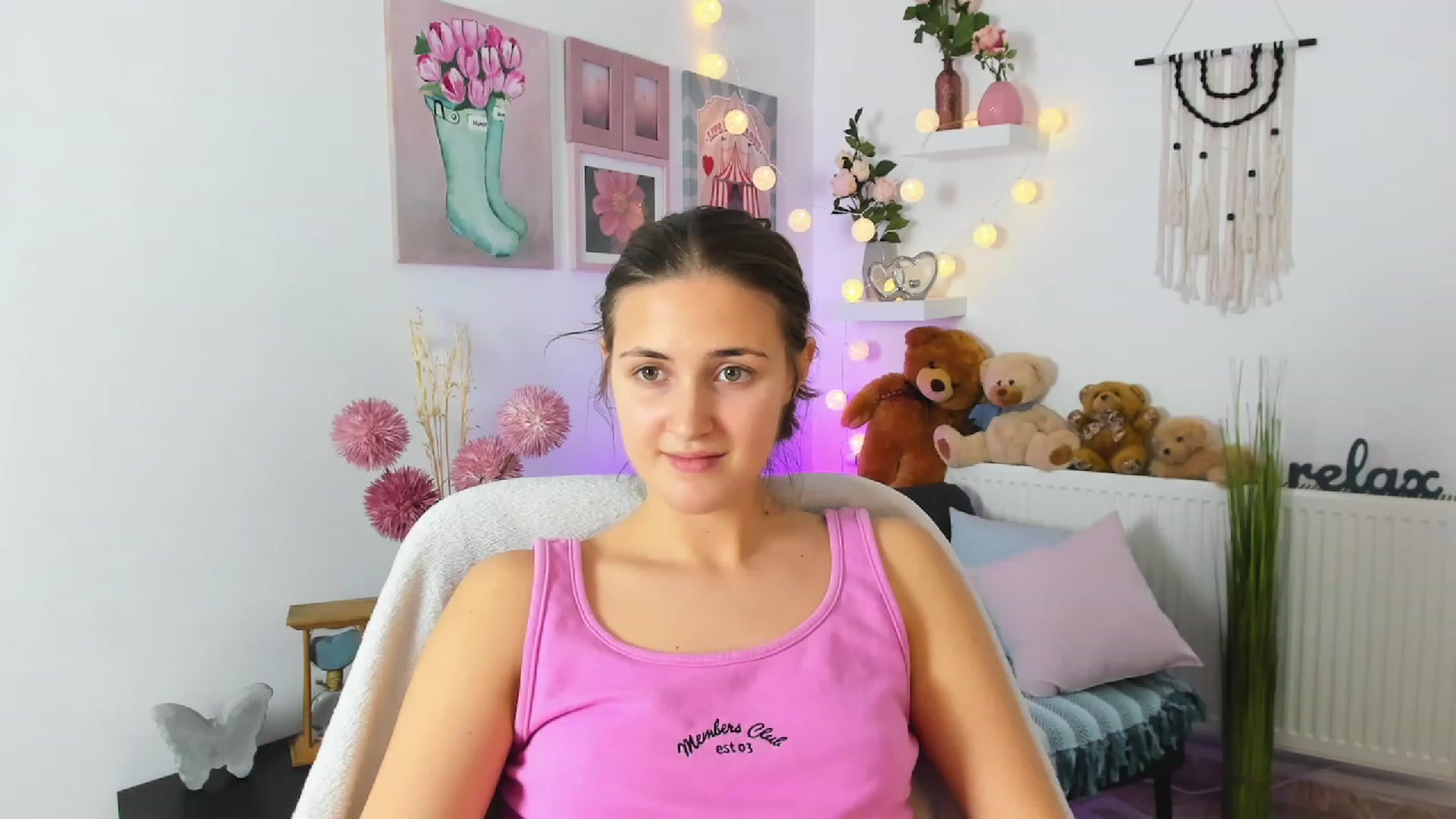 Gallery image thumbnail from Abbey_Grey's myfreecams stream on, 12/11/2022, 14:53 image 12 of 20
