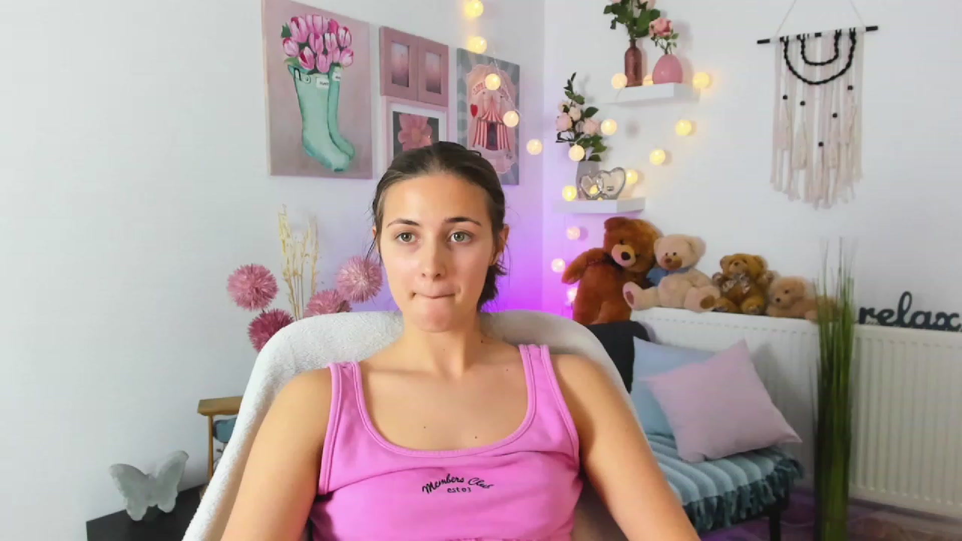 Gallery image thumbnail from Abbey_Grey's myfreecams stream on, 12/11/2022, 15:44 image 19 of 20