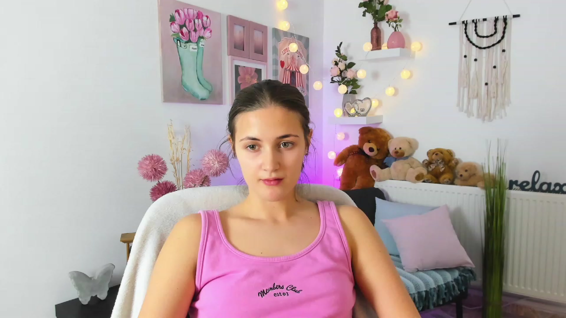 Gallery image thumbnail from Abbey_Grey's myfreecams stream on, 12/11/2022, 17:05 image 9 of 20