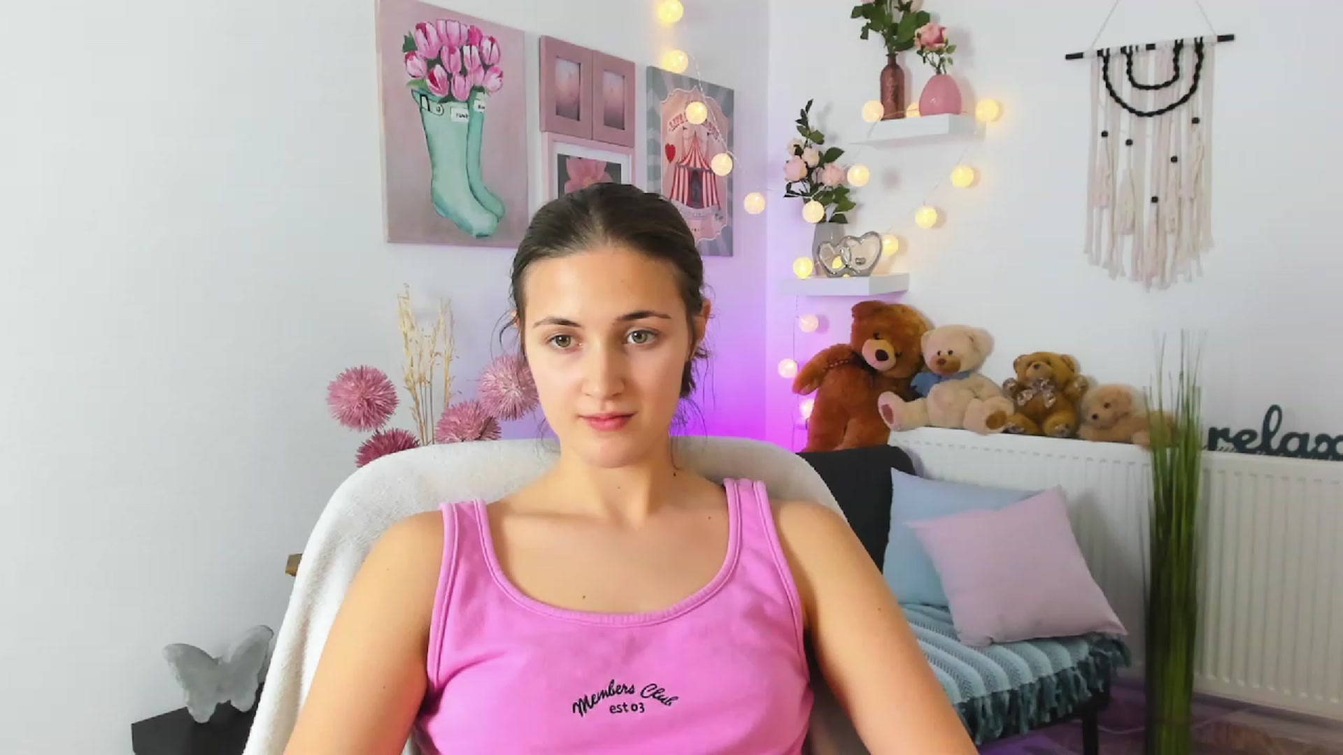 Gallery image thumbnail from Abbey_Grey's myfreecams stream on, 12/11/2022, 17:05 image 1 of 20