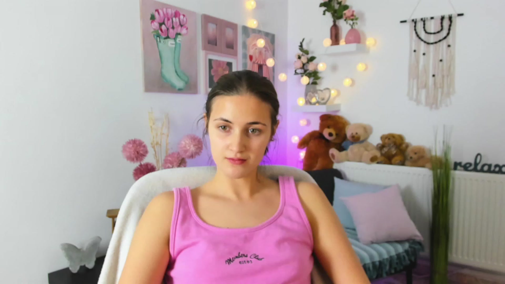 Gallery image thumbnail from Abbey_Grey's myfreecams stream on, 12/11/2022, 17:05 image 4 of 20