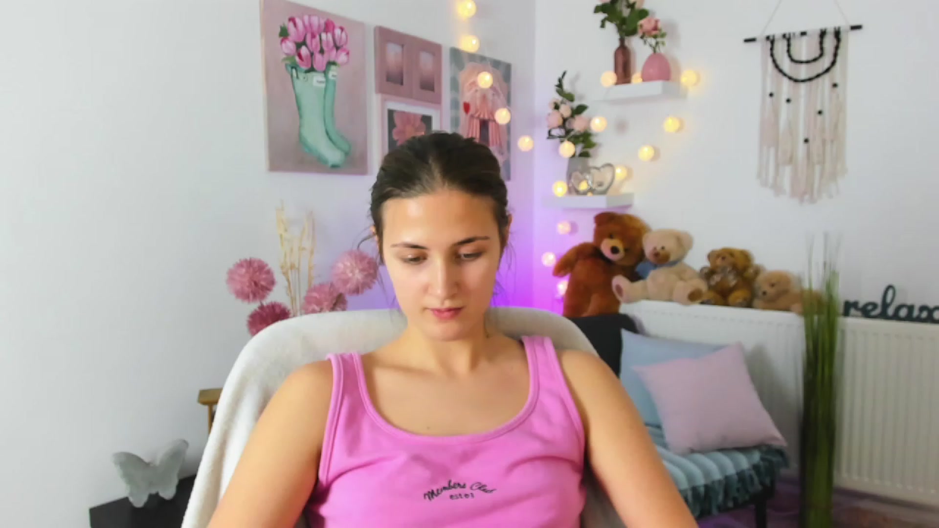 Gallery image thumbnail from Abbey_Grey's myfreecams stream on, 12/11/2022, 17:05 image 7 of 20