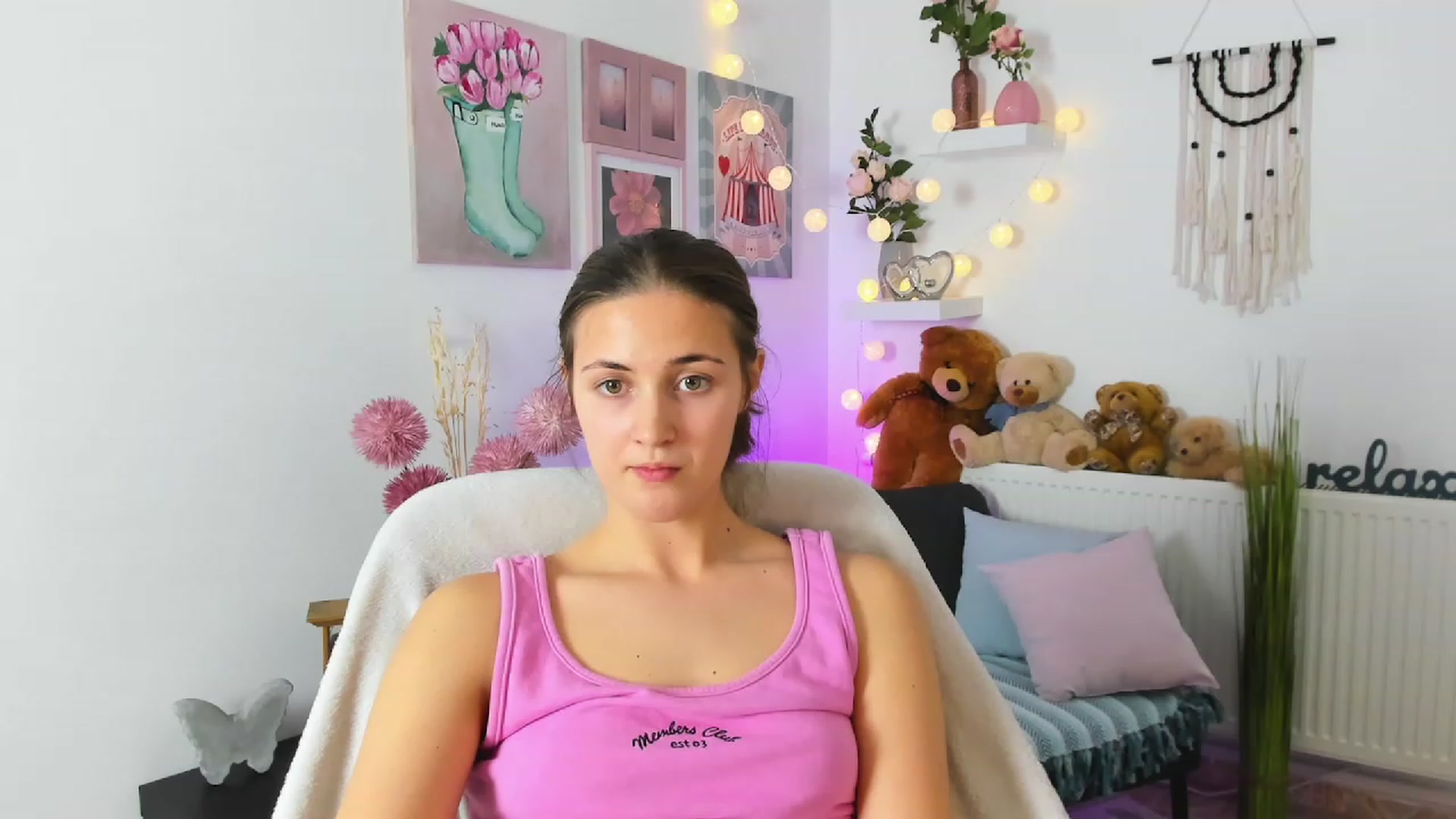 Gallery image thumbnail from Abbey_Grey's myfreecams stream on, 12/11/2022, 18:05 image 2 of 20