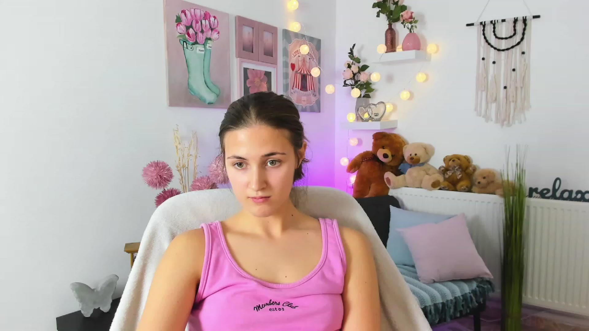 Gallery image thumbnail from Abbey_Grey's myfreecams stream on, 12/11/2022, 18:05 image 3 of 20