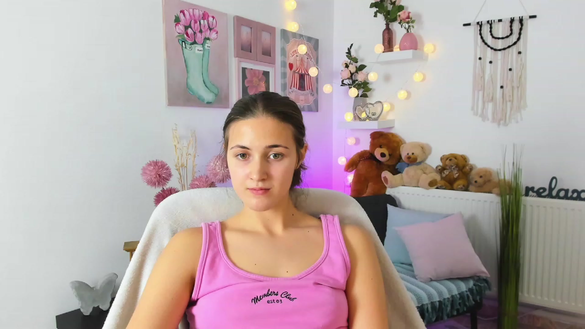 Gallery image thumbnail from Abbey_Grey's myfreecams stream on, 12/11/2022, 18:05 image 12 of 20