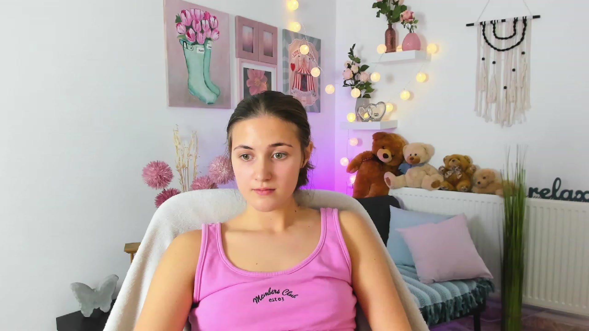 Gallery image thumbnail from Abbey_Grey's myfreecams stream on, 12/11/2022, 18:05 image 11 of 20
