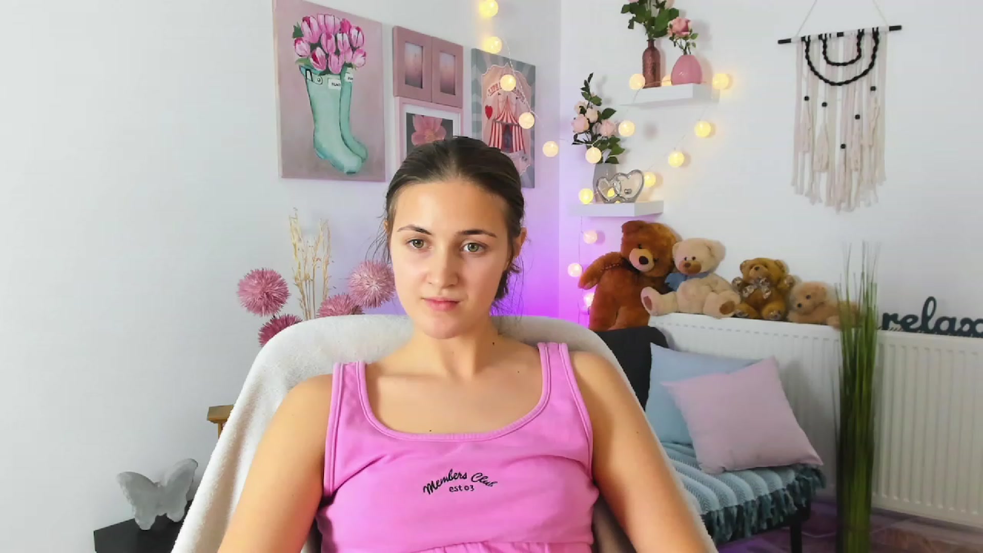 Gallery image thumbnail from Abbey_Grey's myfreecams stream on, 12/11/2022, 18:05 image 8 of 20