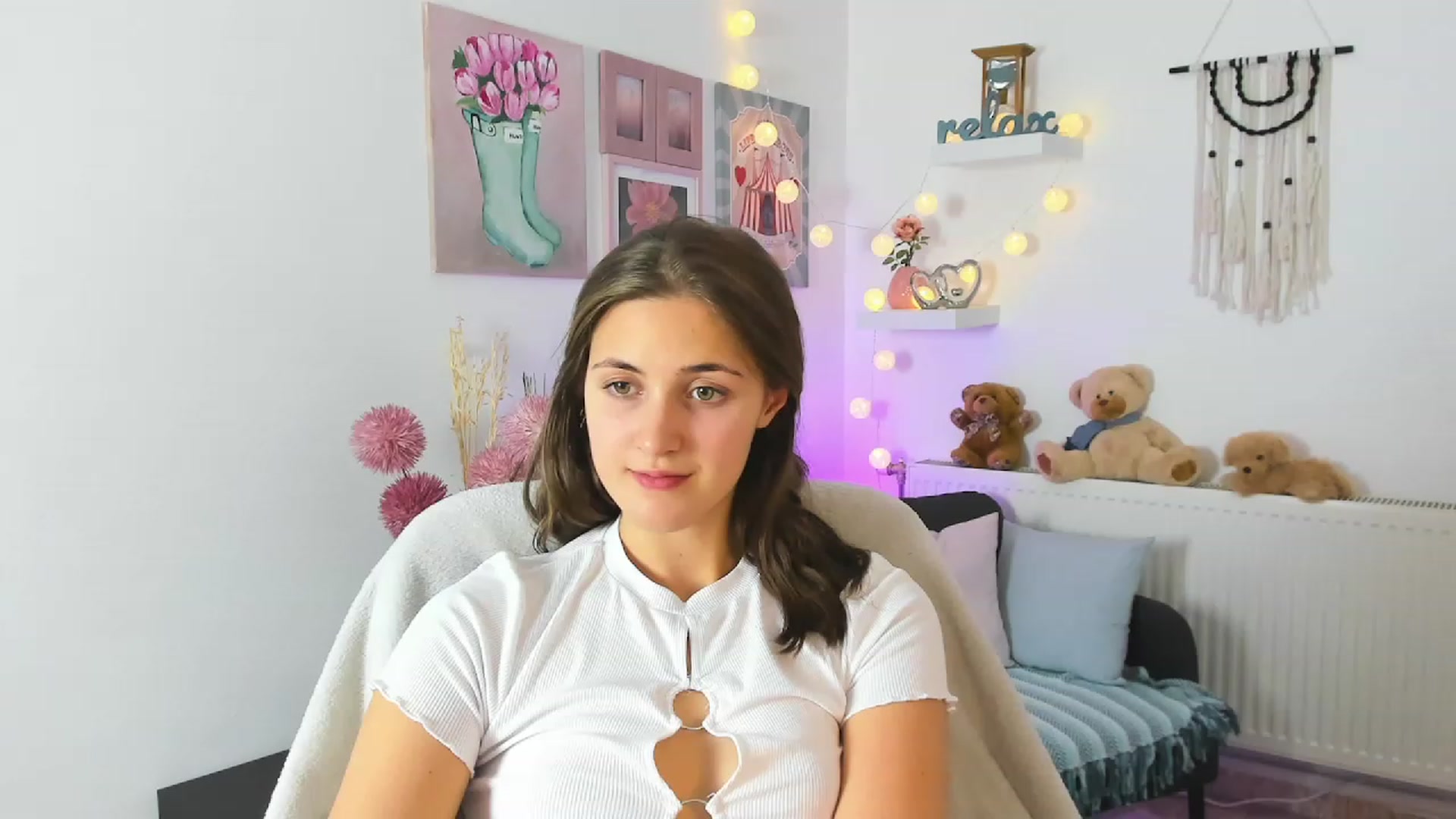 Gallery image thumbnail from Abbey_Grey's myfreecams stream on, 12/15/2022, 19:19 image 15 of 20