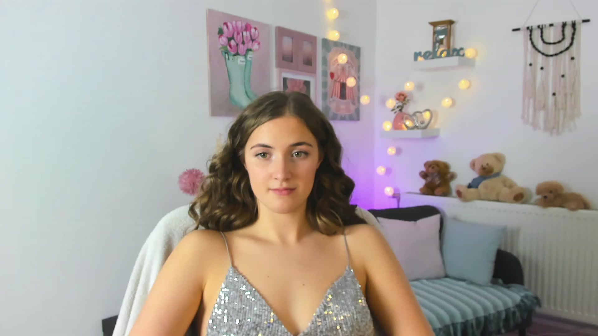 Gallery image thumbnail from Abbey_Grey's myfreecams stream on, 12/18/2022, 17:36 image 8 of 20